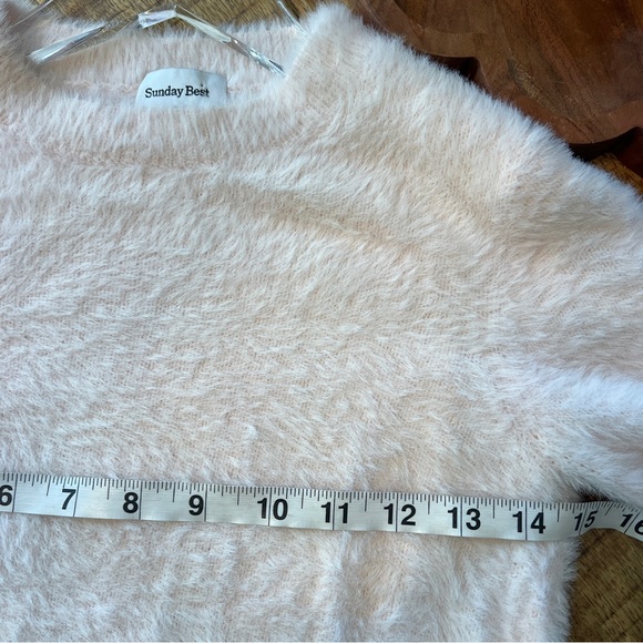 Aritzia Sunday Best Fuzzy Sweater size 2XS – Blush Pink Eyelash Knit Crewneck - Picture 5 of 7